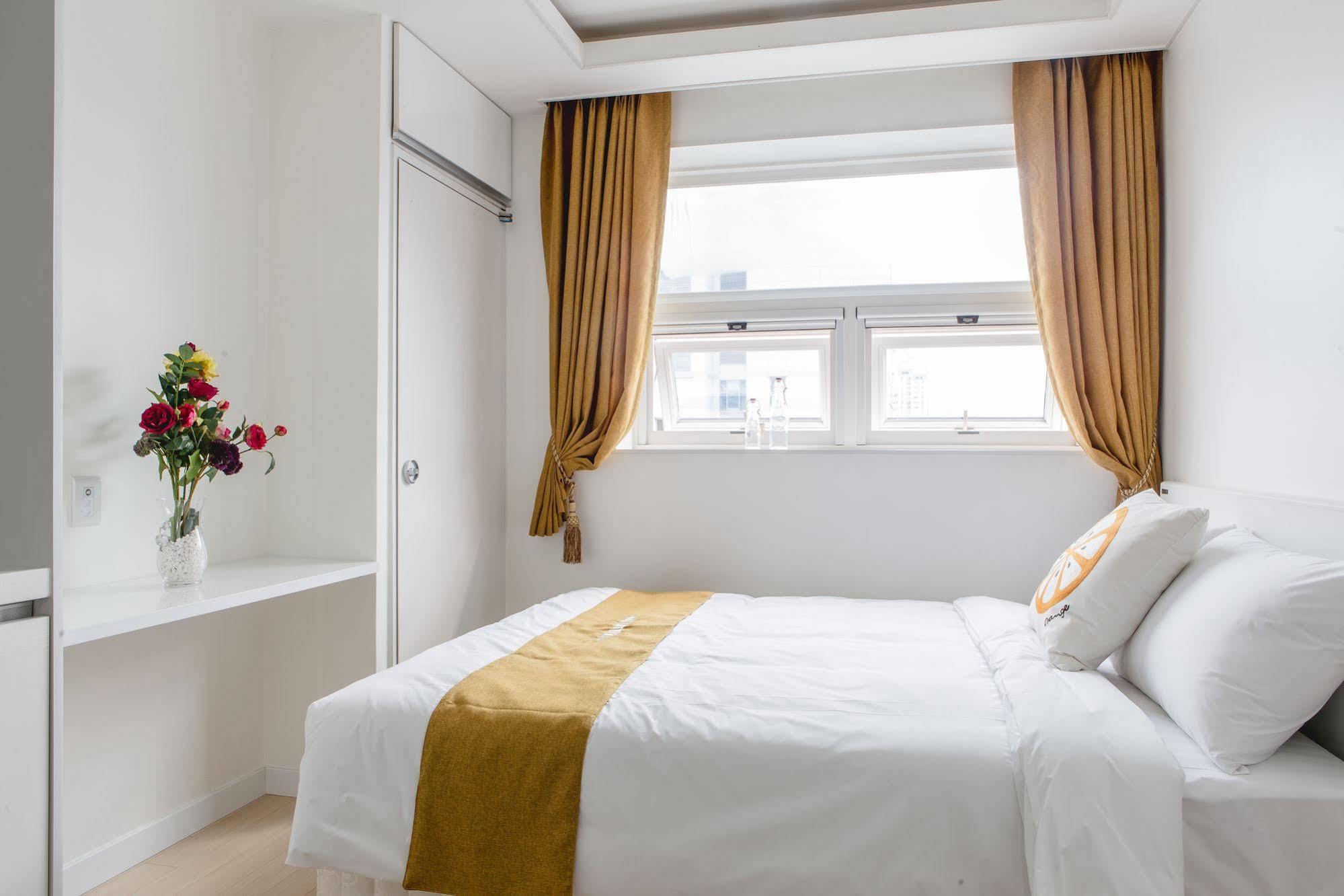 D7 Suites Сеул Экстерьер фото